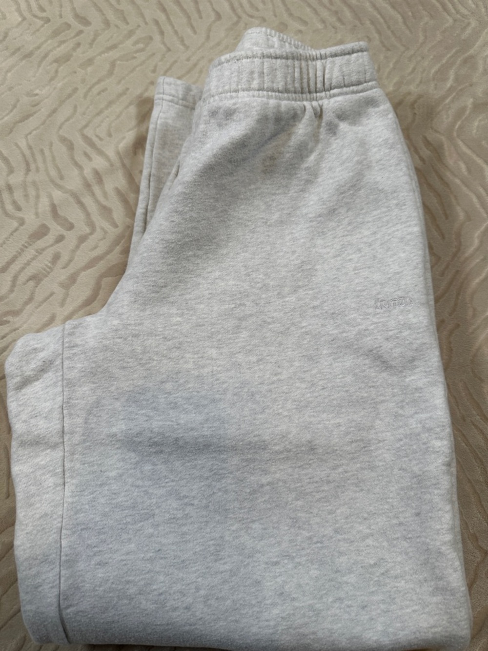 Aritzia Sweatfleece Mega Fit Pants Heather Cloud White Size M